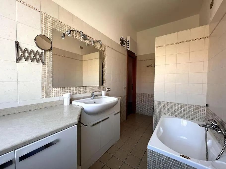 Apartament Milano - Magistretti. Ampio Bilocale 0*, Mediolan
